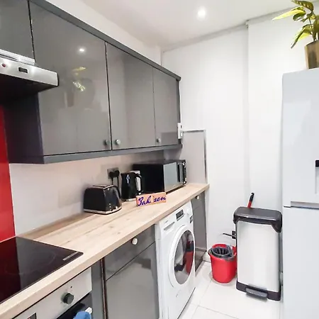Enchanting 3 Bedroom Flat London Exterior foto