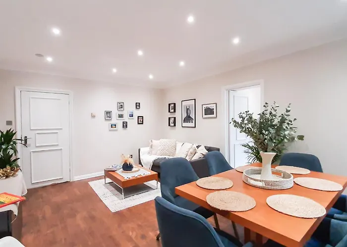 Enchanting 3 Bedroom Flat